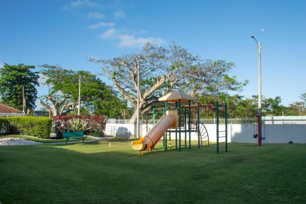 Vistas Apartment @ Puerto Nuevo Beach Vega Baja Εξωτερικό φωτογραφία